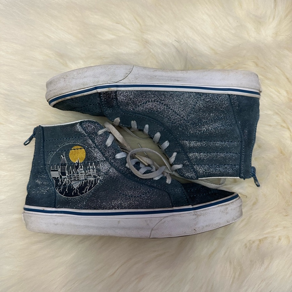 Harry Potter Vans high top tennis shoes size 5 in kids.